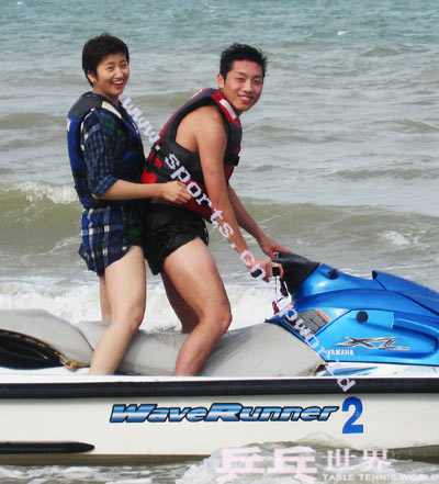 许昕拥吻国乒美女送金牌 迷恋7年首公开