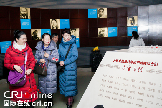 圖片默認標題_fororder_550市民在參觀偽滿皇宮博物院。吳慶年-攝影
