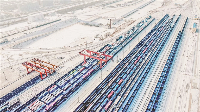 绥芬河铁路口岸1月中欧班列开行量同比增60％