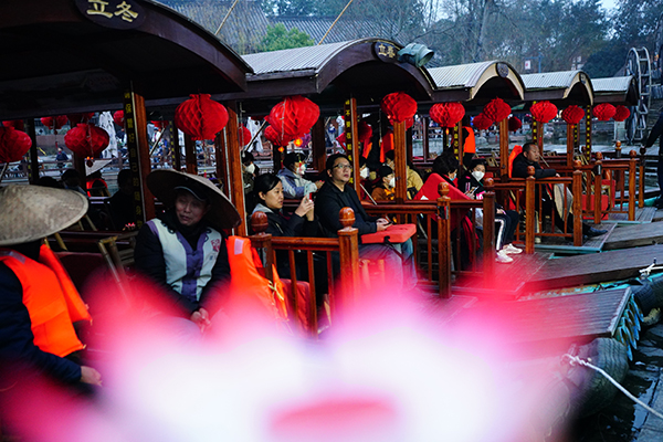 元宵节成都黄龙溪古镇人气爆棚 非遗打铁花舞火龙上演视觉盛宴_fororder_微信图片_20230206102005