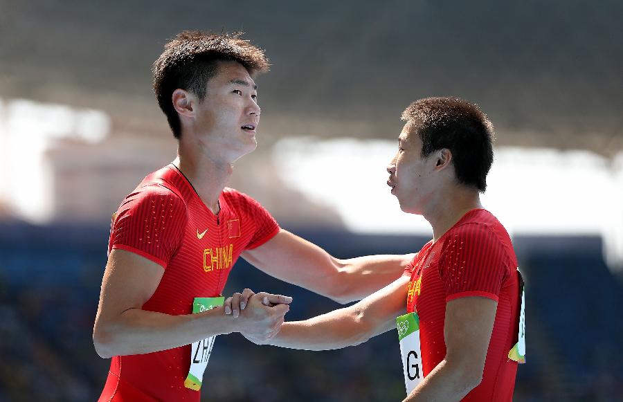 田径男子4×100米接力：中国选手晋级决赛
