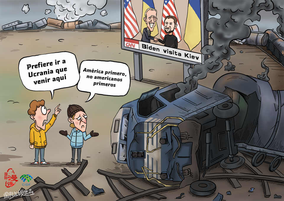 【Caricatura editorial】Biden, ¿más cerca de Ucrania que de Ohio?_fororder_西【国际漫评】俄亥俄和乌克兰 哪个更亲？ 