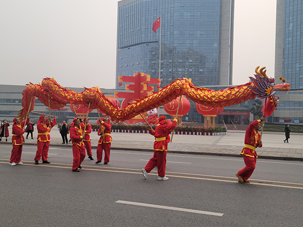 新春走基层 | 宜宾屏山县举行2023年庆元宵活动（组图）_fororder_龙灯表演现场-摄影-刘波