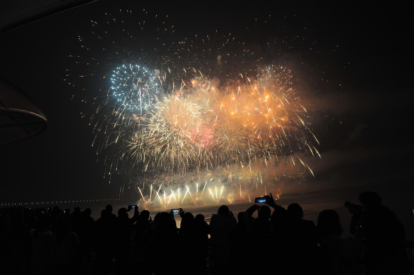 西安市高陵区“北跨主城区·幸福新高陵”上元烟火浪漫绽放_fororder_图片5