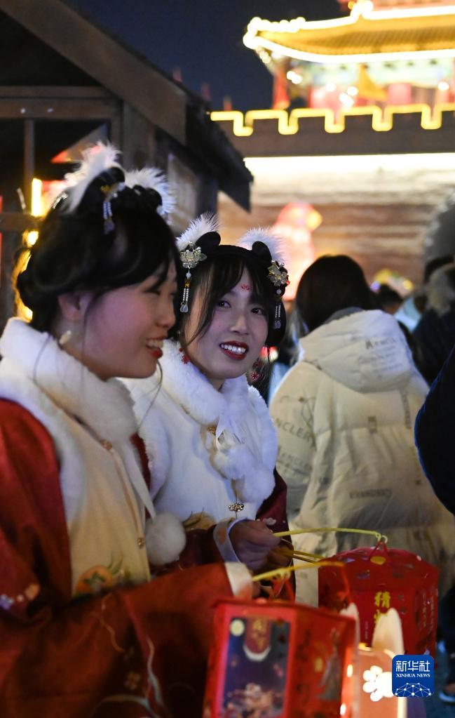 鹤壁浚县：古城璀璨元宵夜