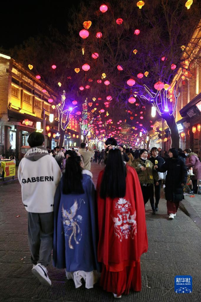 鹤壁浚县：古城璀璨元宵夜