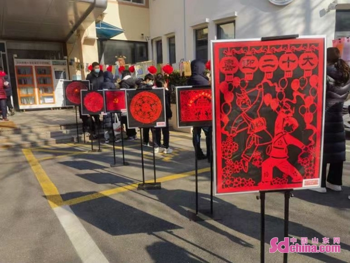 猜谜剪纸闹元宵 青岛市市南区图书馆与市民读者“书式”过佳节