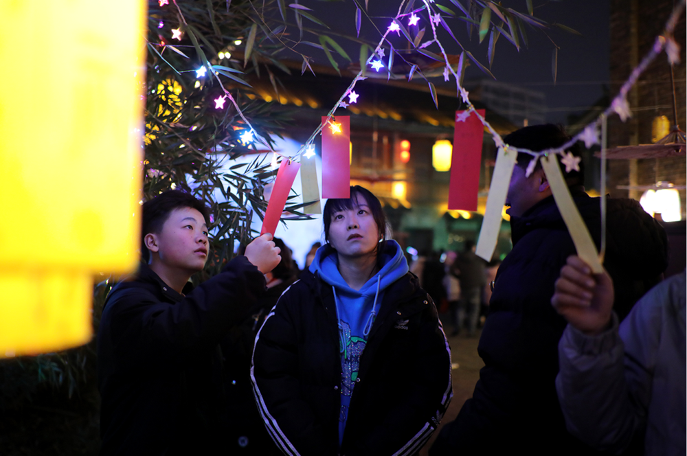 （供稿）六盘水水城古镇：新春系列活动年味十足 带动“夜经济”发展_fororder_微信图片_20230207152834