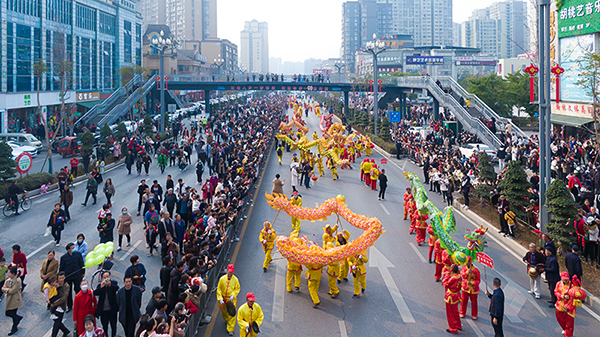 自贡市富顺县举办第十三届“龙腾狮跃闹元宵”巡游活动_fororder_4活动现场
