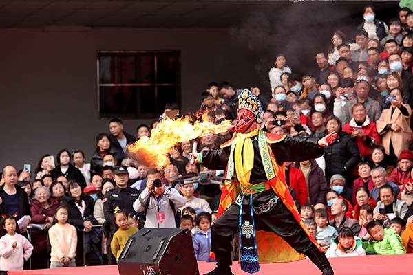 自贡市富顺县举办第十三届“龙腾狮跃闹元宵”巡游活动_fororder_2活动现场