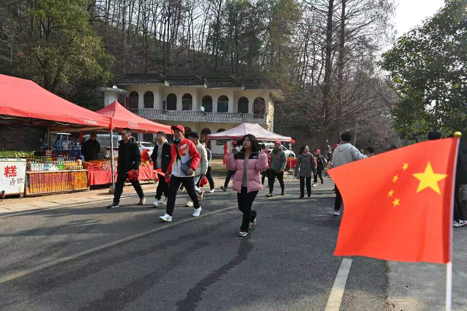 【客戶端轉發】迎新春、登靈山 信陽羅山文旅展新顏