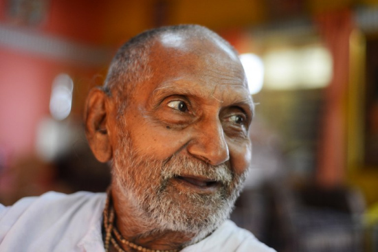 印度120岁人瑞谈长寿秘诀：不近女色 每天做瑜伽(图)
