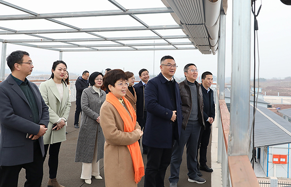 自贡沿滩区：贴心服务企业 推动全区经济社会高质量发展_fororder_实地了解项目建设最新进展情况