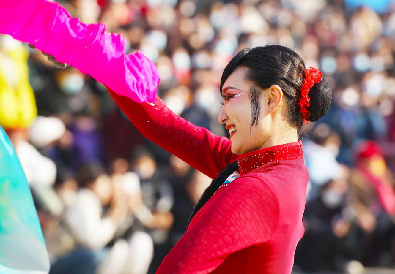 Выступление с хайянским народным танцем Янгэ на Праздник фонарей_fororder_图片8