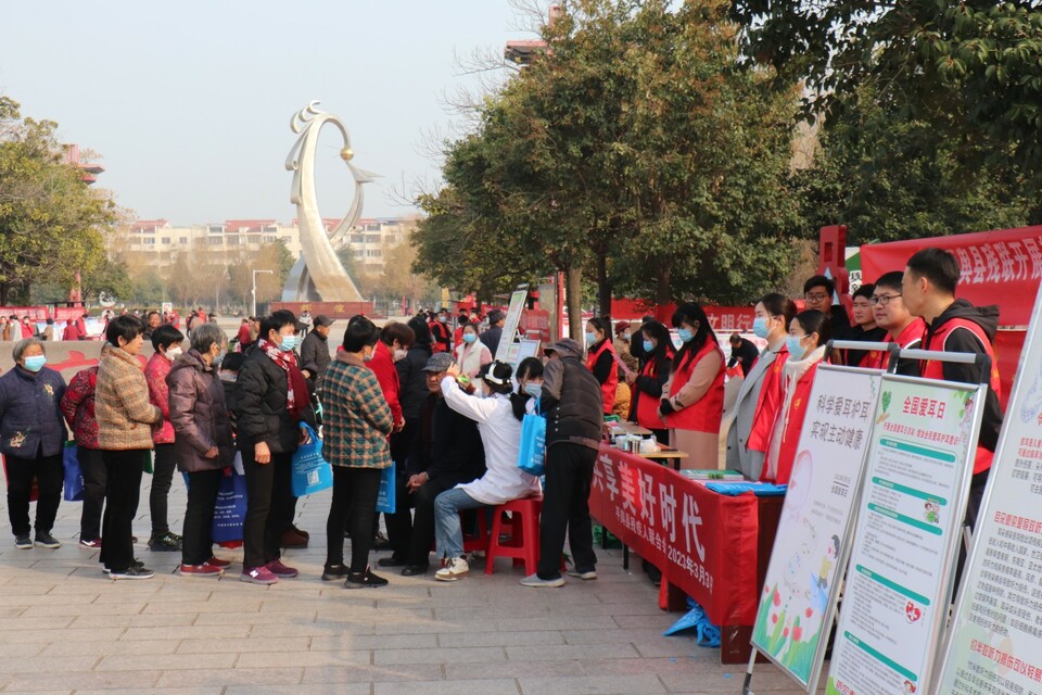 60年延续不断！河南各地掀起“学雷锋”热潮