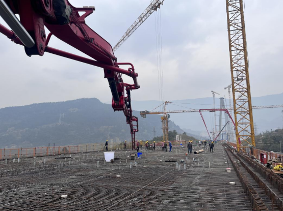 【原創】重黔鐵路全線最大支架現澆連續梁澆築完成_fororder_微信圖片_20230209160747