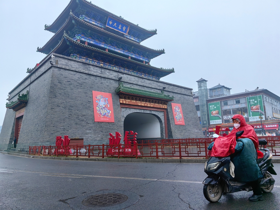 河南开封：春雨如酥润古城