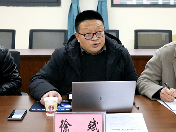 宜宾市一曼中学校：新春开学启新篇 笃行不怠再出发_fororder_徐斌作工作安排-摄影-陈国峰