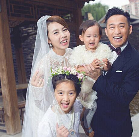 黄磊谈夫妻之道：在家做懦夫 出门做强者