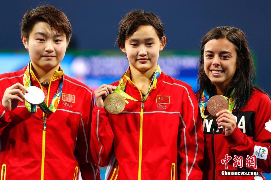 【焦点图   显示图在稿件最下方】女子10米跳台决赛 陕西选手司雅杰摘银