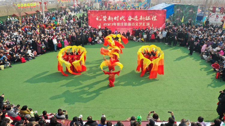 （原創）保定徐水：鄉村過大年 文明實踐“不打烊”_fororder_春節期間，全區文化活動好戲連臺，精彩不斷。白天龍 攝