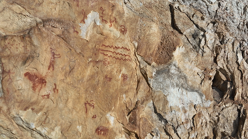 凉山冕宁发现神秘岩画 疑似史前狩猎采集人群所作_fororder_DJI_0362