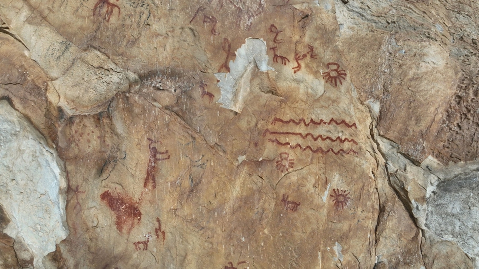 （转载）凉山冕宁发现神秘岩画 年代或早于农耕时代