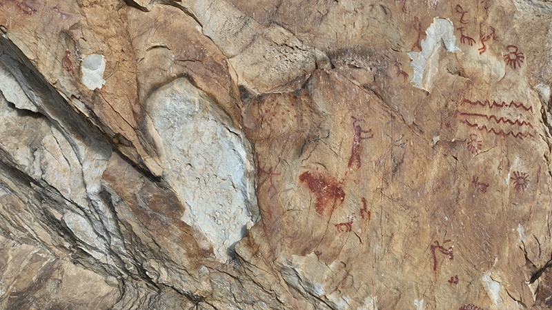 凉山冕宁发现神秘岩画 疑似史前狩猎采集人群所作_fororder_DJI_0388