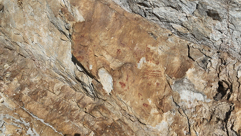 凉山冕宁发现神秘岩画 疑似史前狩猎采集人群所作_fororder_DJI_0360