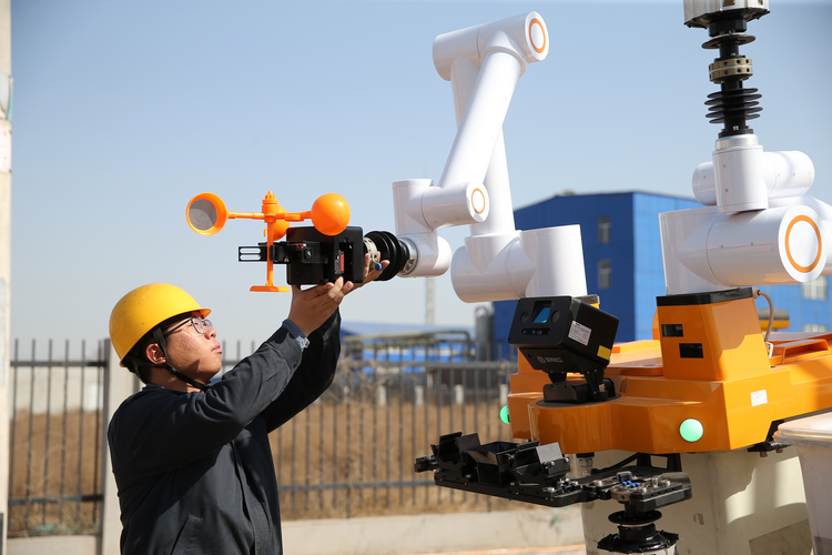 石家庄元氏新一代带电作业机器人助力电网智能运检更高效