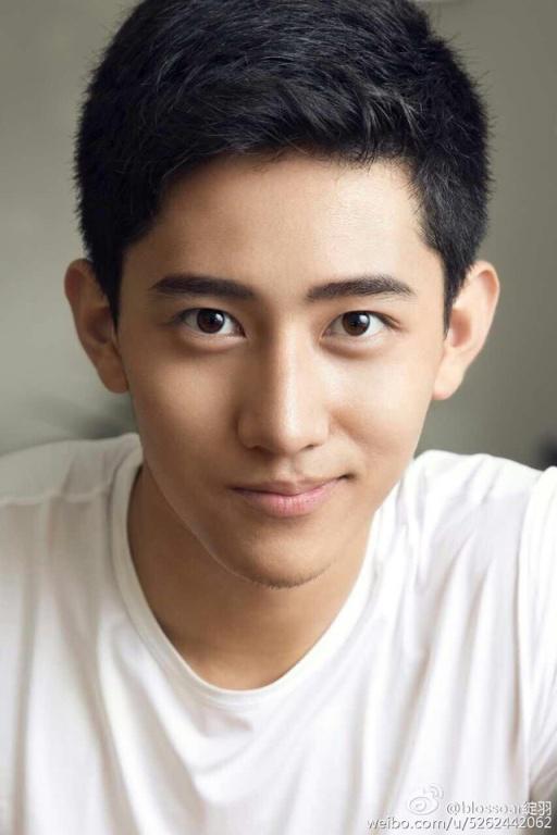 中戏2016新生曝光,各个养眼,闫妮的女儿美的逆天