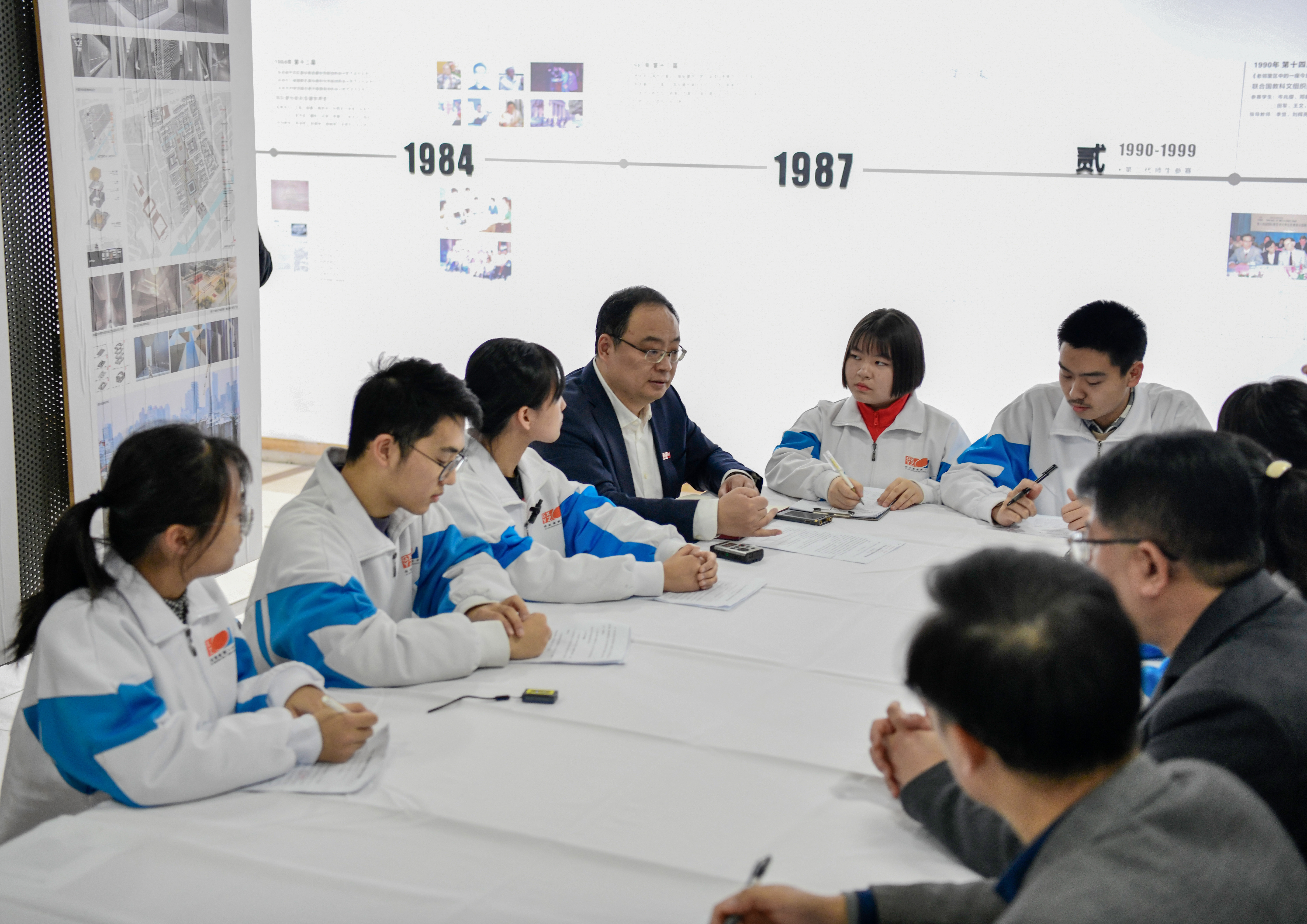 充盈失落空間 西安“00後”學生模擬提案或被帶上全國兩會_fororder_1