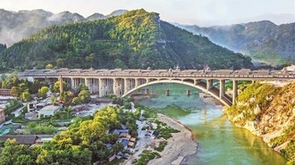 貴州橋梁“甲天下”萬橋飛架幸福來