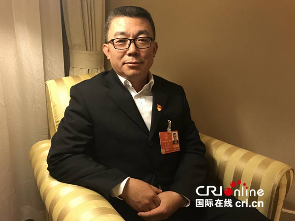 尤立增代表:扩大人才培养规模 助力2022冬奥会冰雪"齐员"