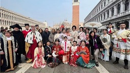 中国传统服饰惊艳亮相威尼斯狂欢节