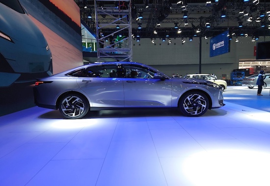 基于方舟架构打造 长安Lamore逸达将于3月18日上市_fororder_image002