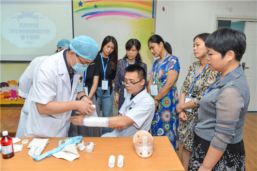 【湖北】【CRI原创】武汉市教育局与同济医院联合探索校医职业教育新模式