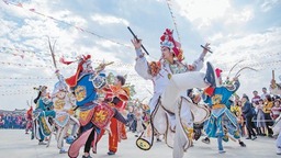 和鼓而舞、气势如虹，一项潮汕地区的国家级非遗春节走红—— 一曲英歌乘风舞