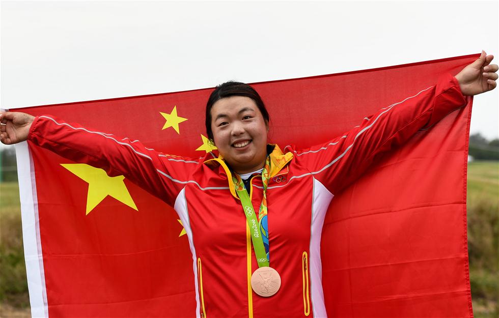 冯珊珊获里约奥运会女子高尔夫铜牌