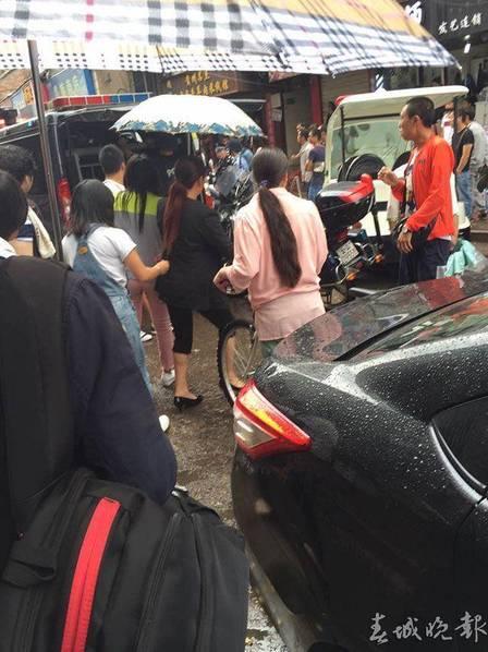 昆明：兩夥人提刀持槍追逐火拼 大批武警出動