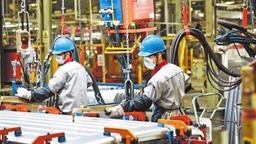 開封：“宋風”人氣滿 “奔騰”高精尖