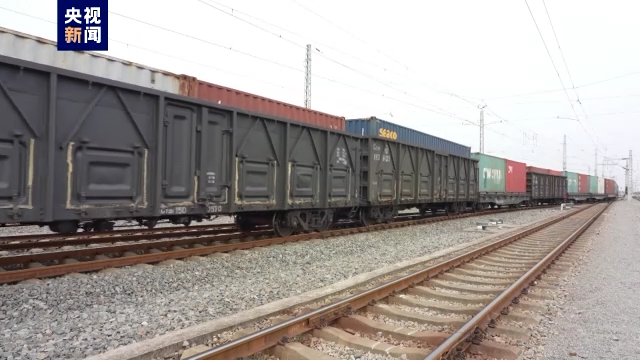 廣西今年西部陸海新通道鐵海聯運班列運輸貨物已突破10萬標箱