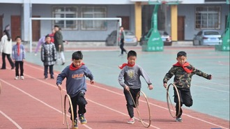 广西梧州：民族传统体育项目进校园