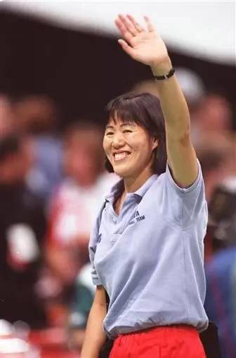 致敬郎平，致敬中国女排32年传奇！