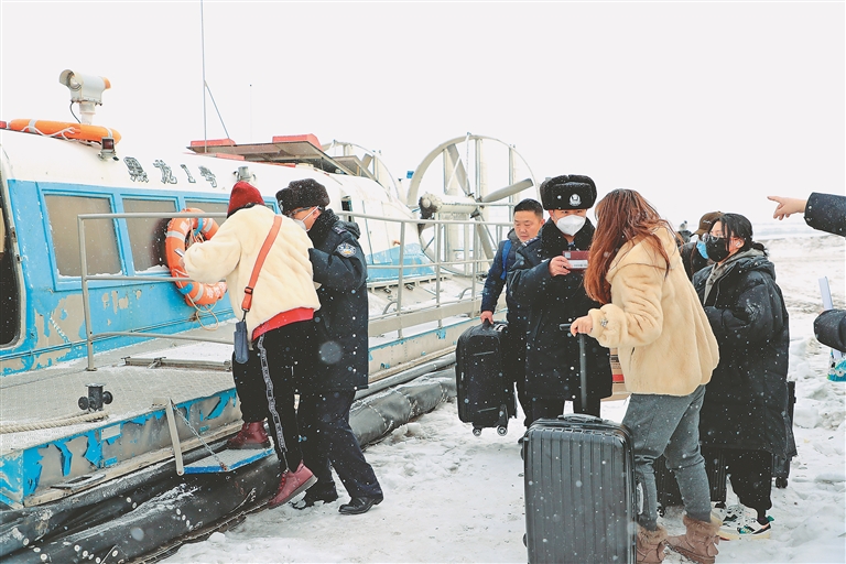 黑河旅檢口岸恢復通關