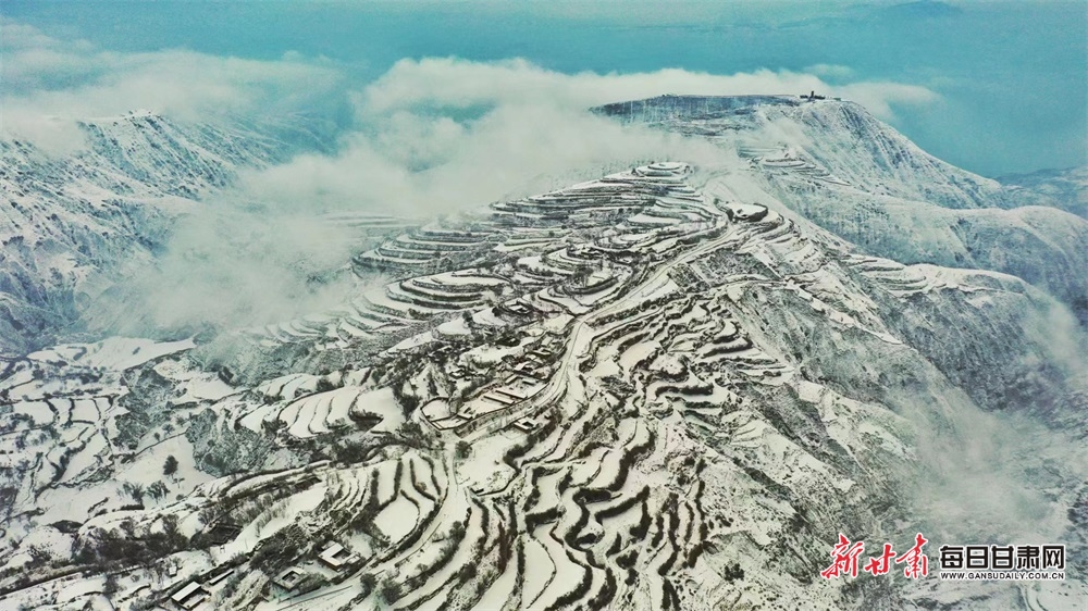 【輪播圖】臨夏永靖：春雪潤山鄉 梯田景如畫_fororder_4