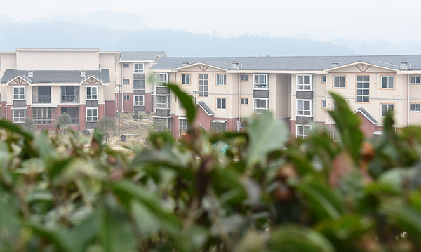 深山建起小洋房 自贡市荣县132户村民告别独户居住_fororder_2村民新居