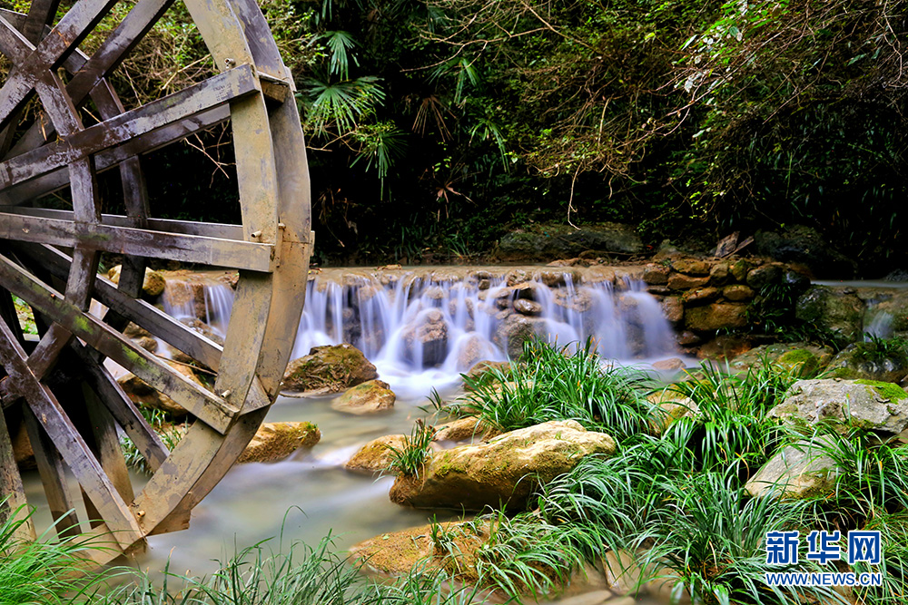 陕西石泉雁山瀑布：美景如画 叹为观止
