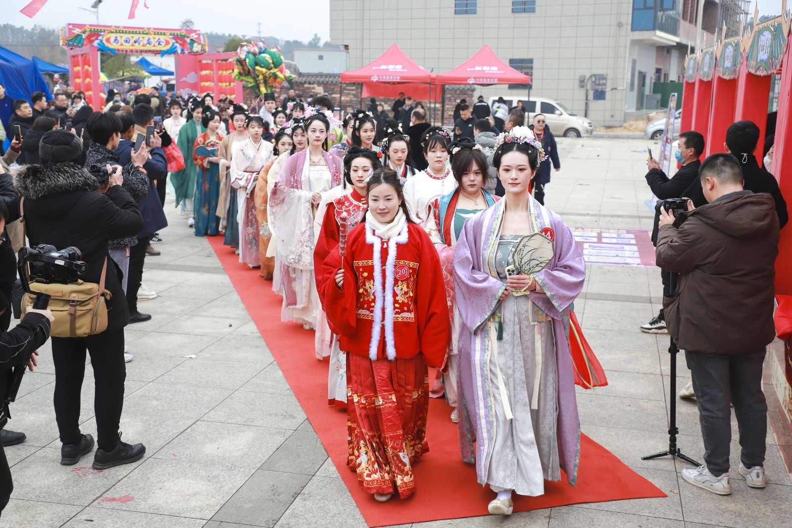 2023年“马回岭百年庙会”暨第二届“非遗传承云庙会”开幕_fororder_模特大赛选手