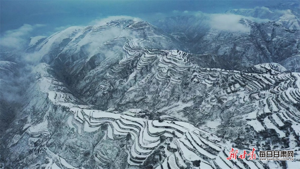 【轮播图】临夏永靖：春雪润山乡 梯田景如画_fororder_5